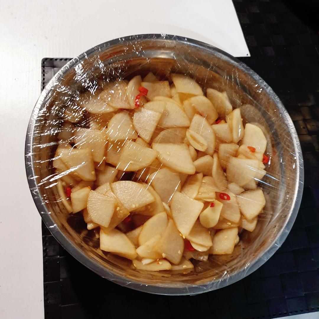 顿顿打卡的萝卜小菜