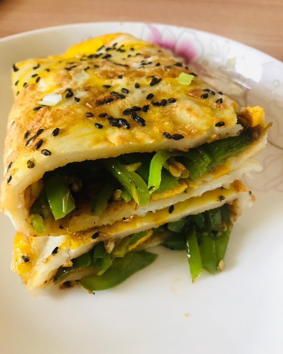 灰灰de私房小厨做的家庭版煎饼果子---快手健康早餐