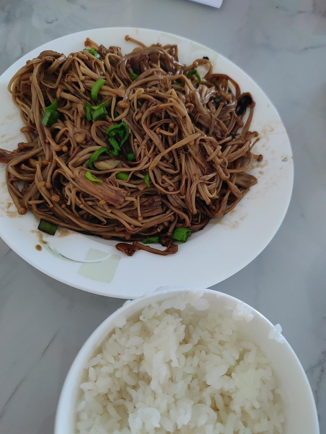 超级下饭的蒜蓉金针菇！好吃到爆