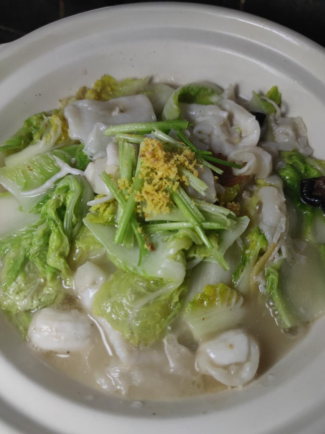 鲜鱼鳔白菜煲