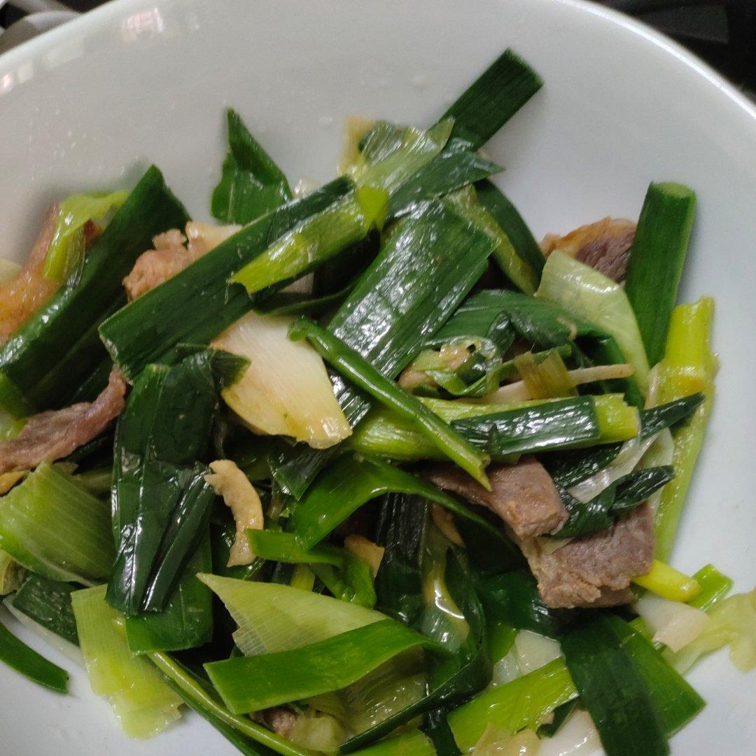 超级下饭的蒜苗炒肉，零失败