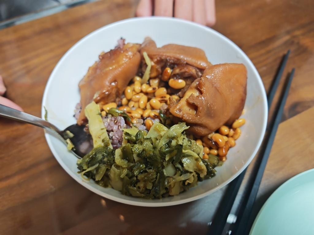 流口水的黄豆炖猪蹄