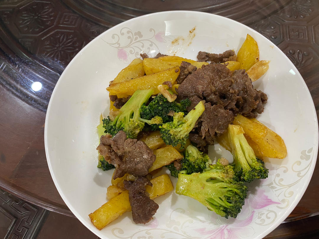 孜然土豆炒牛肉