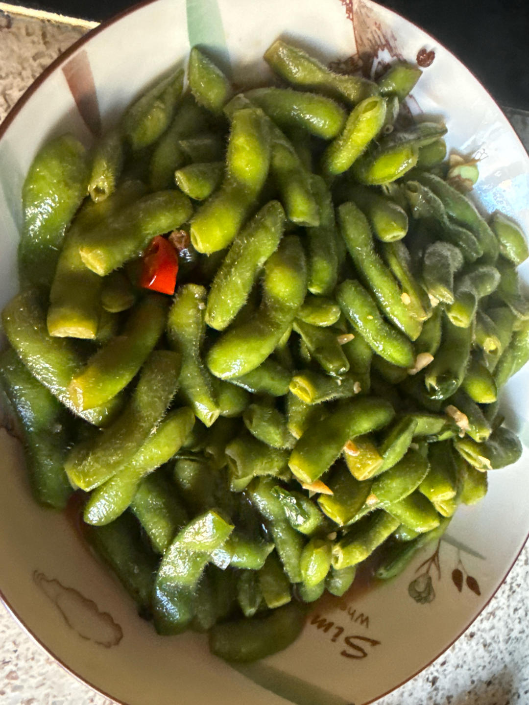 武汉夜市标配嗦毛豆