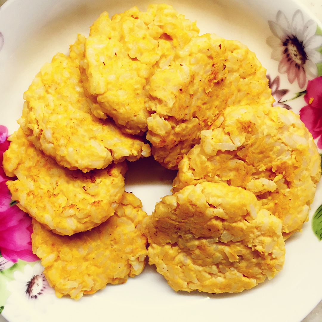 宋欣xinsong做的三文鱼米饼(宝宝辅食)三文鱼米饼(宝