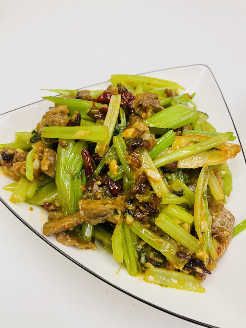 芹菜炒肉