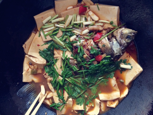铁锅鱼头炖豆腐