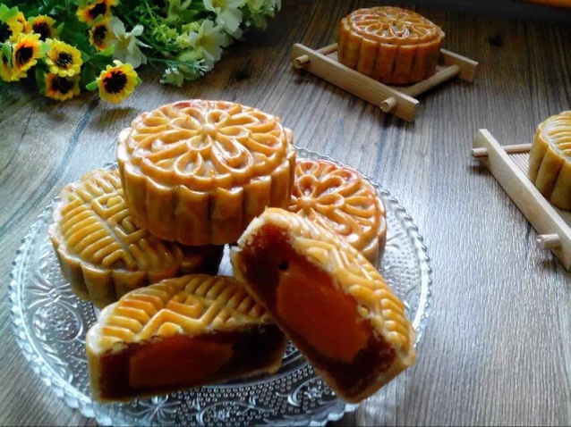 【曼食慢语】蛋黄莲蓉月饼