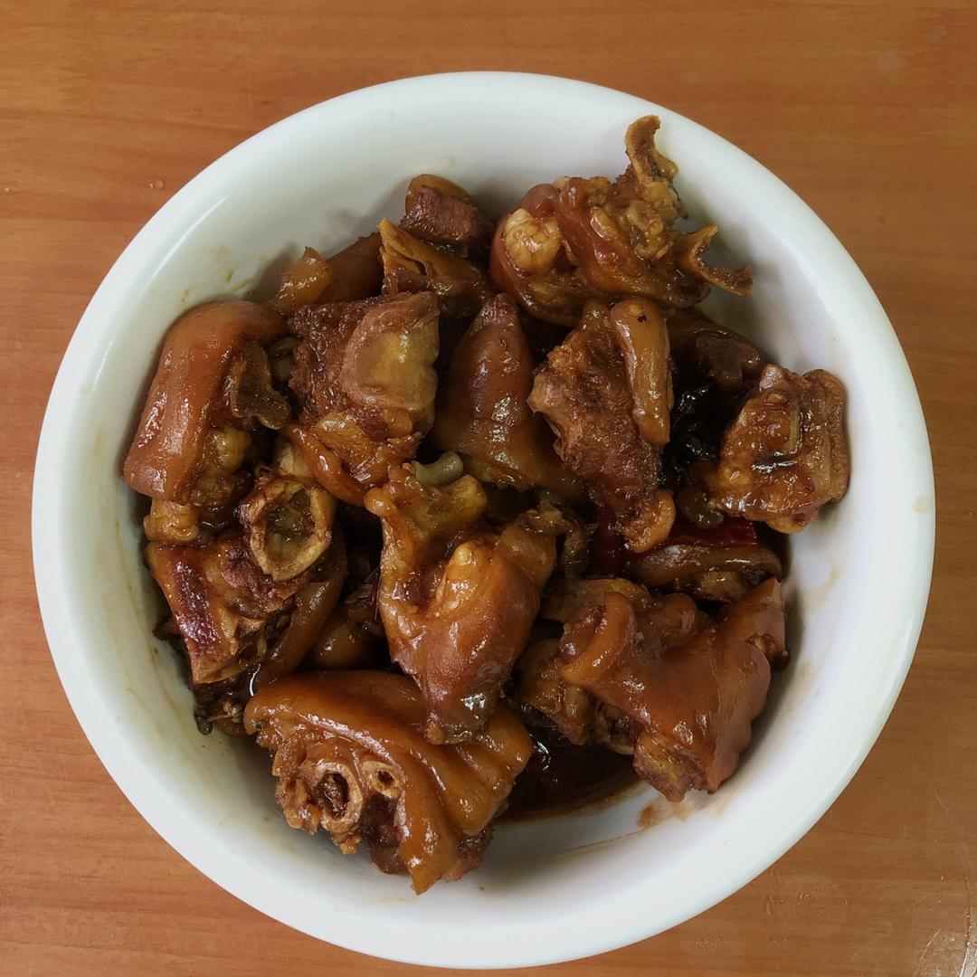 美味的家常菜：红烧猪蹄