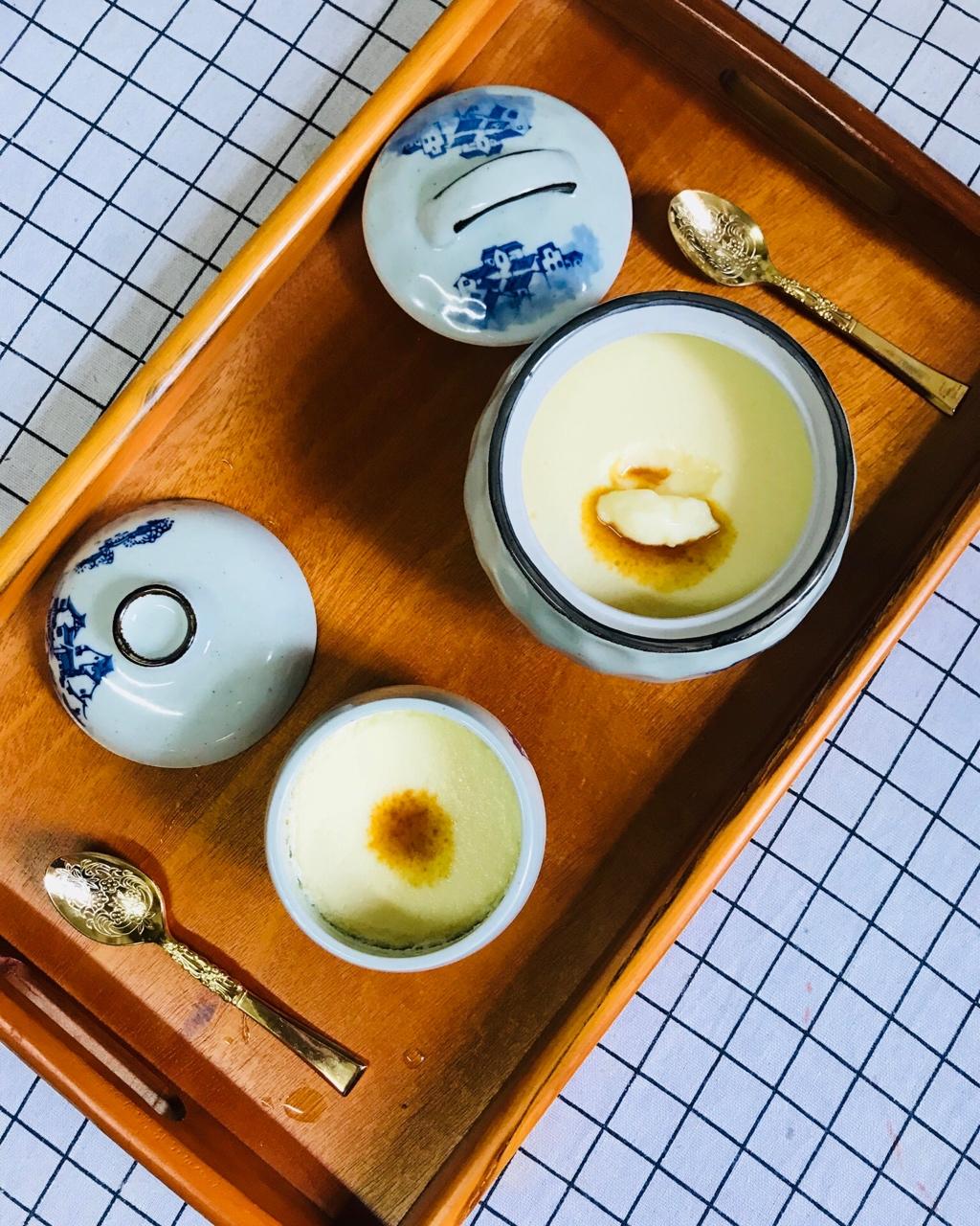平滑如镜的蛋羹