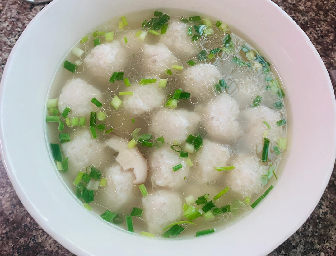 1⃣️自制鱼丸，不包馅，Ｑ弹爽滑，我们大福州的特产！