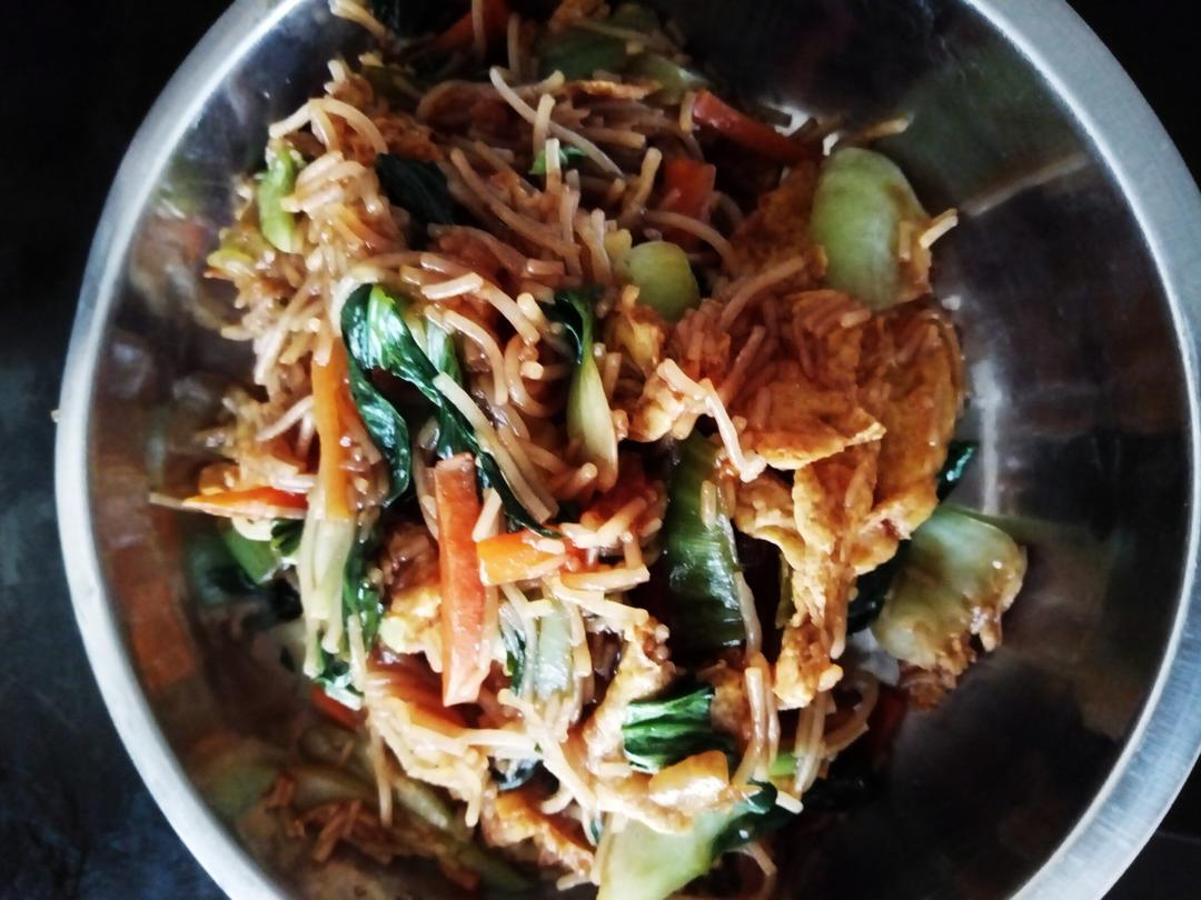 青菜鸡蛋炒粉干