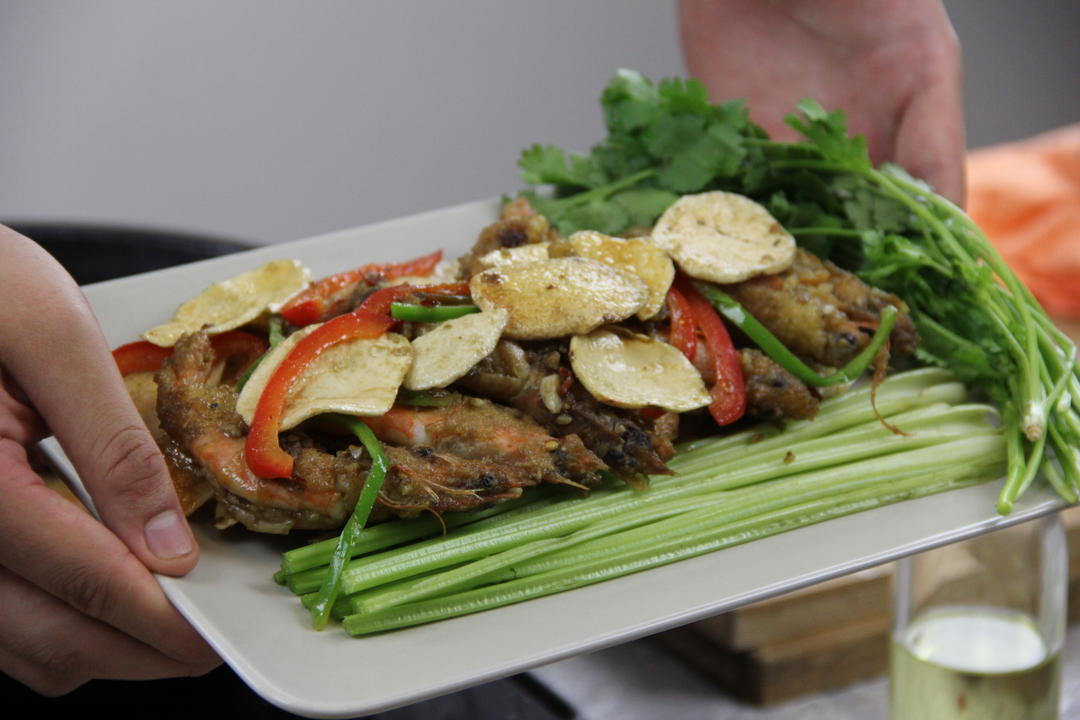 #食帖#超级好吃的炸土豆片虾的做法