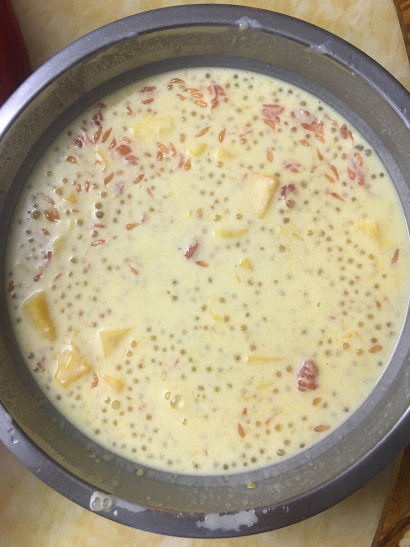 港式甜品——杨枝甘露(芒果西米露)附芒果花切法