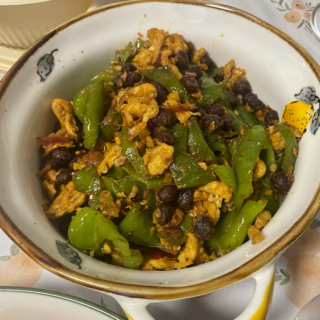 红椒荷包蛋（超下饭，简单）