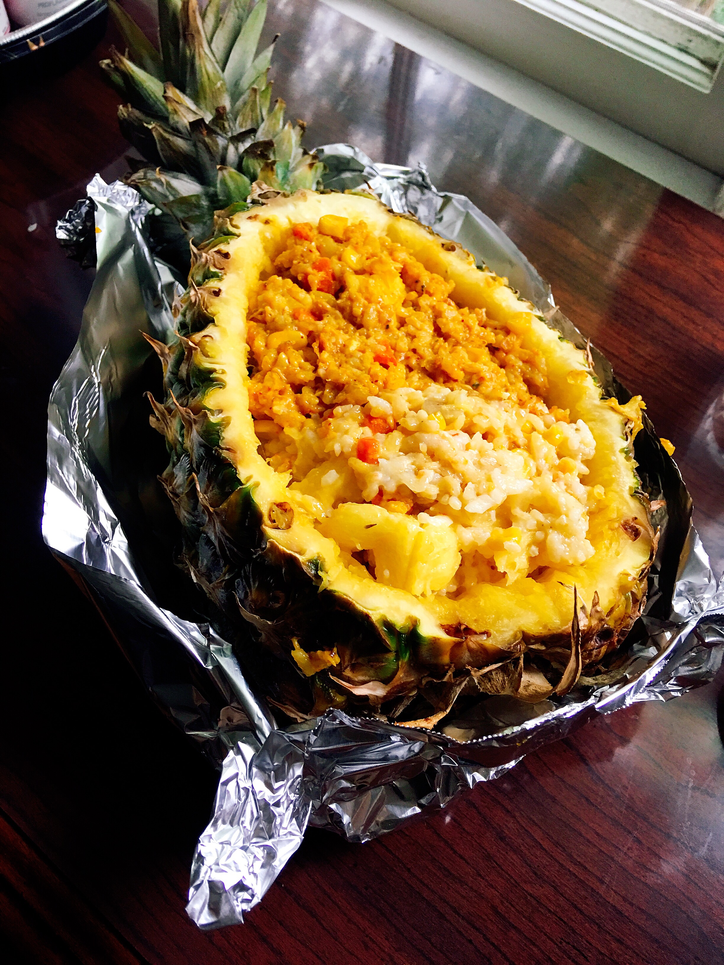 至尊海鲜菠萝饭双拼 - 三文鱼咖喱&香鲜甜虾的做法
