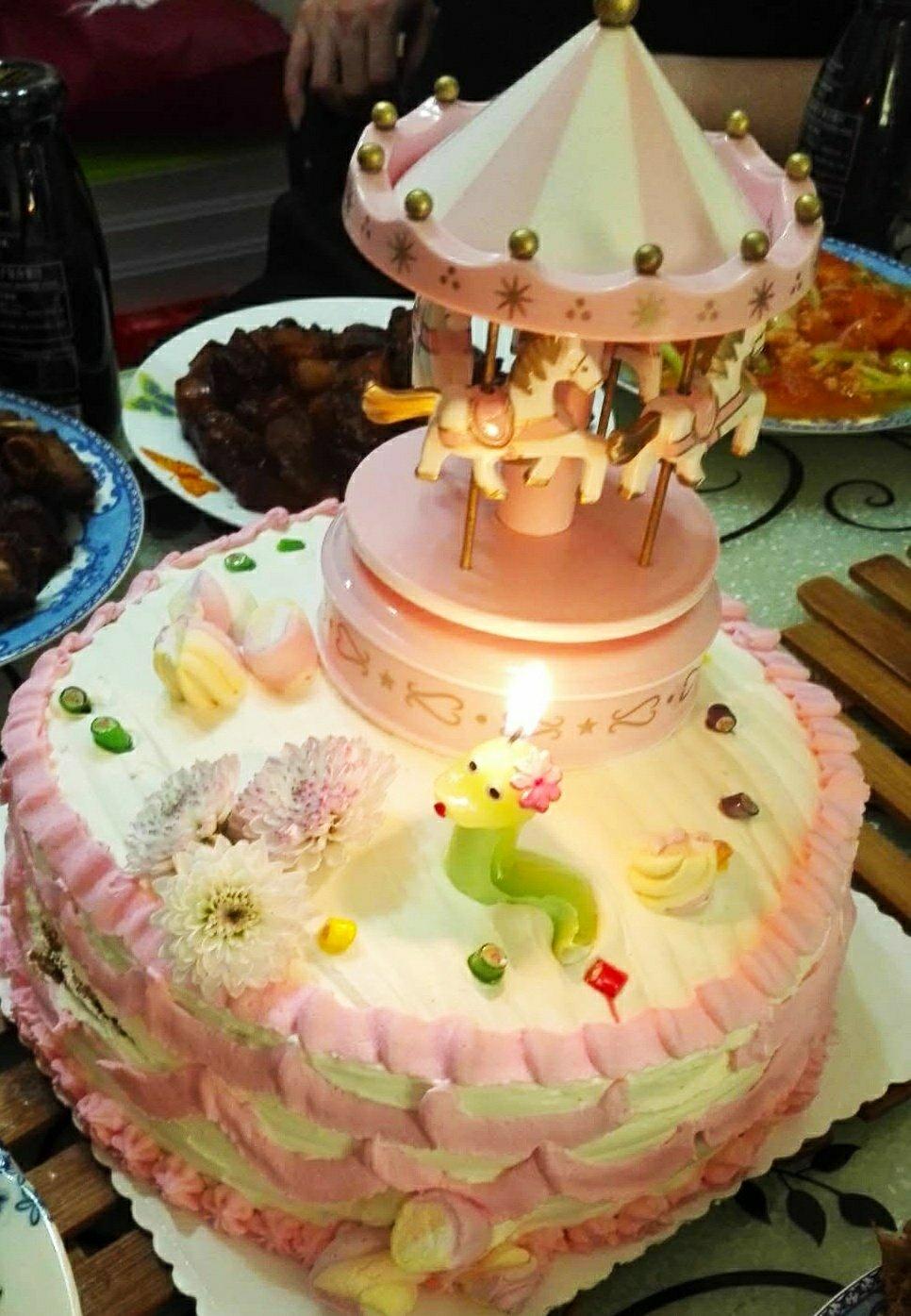 旋转木马生日蛋糕