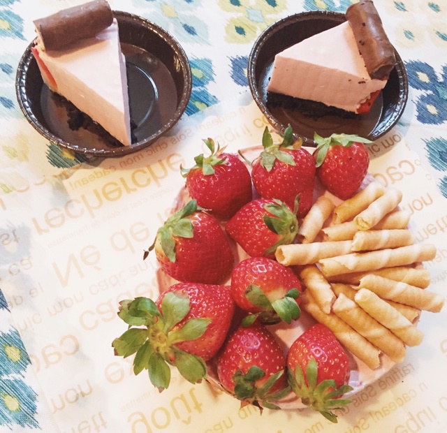 覆盆子果蓉草莓芝士蛋糕