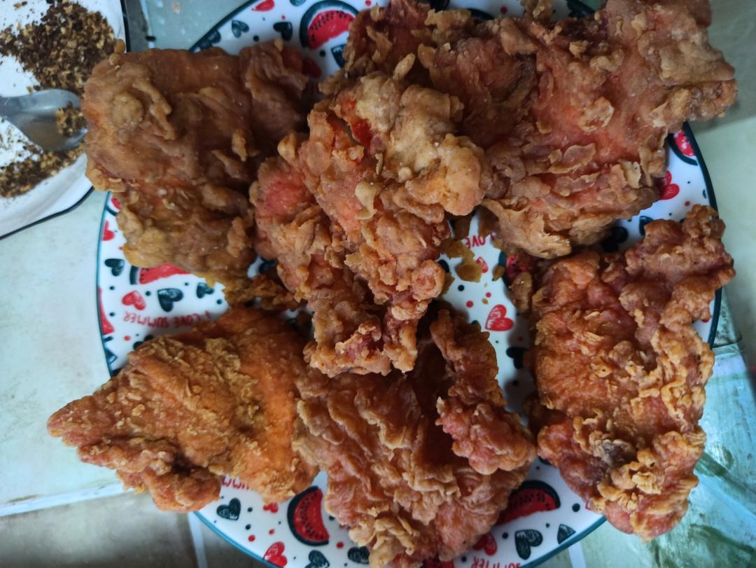 皮酥肉多汁的~炸鸡排