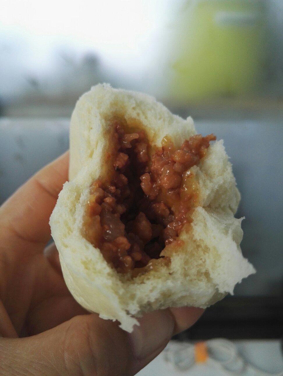 云朵般松软爆浆蜜汁叉烧包