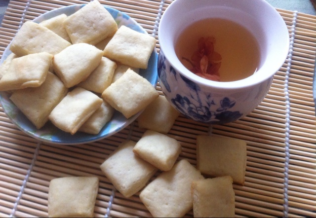 牛奶方块小饼干