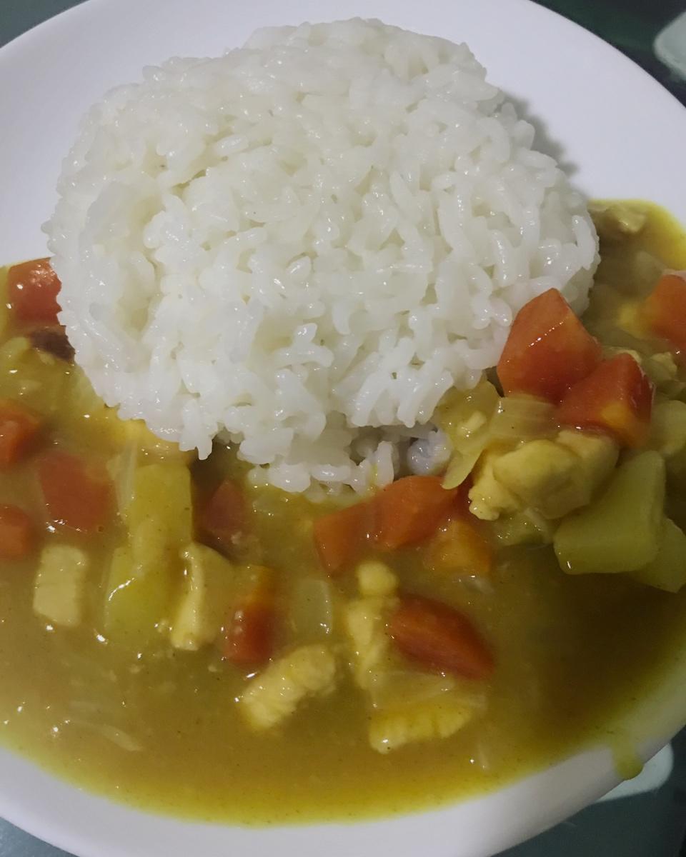 土豆咖喱鸡肉饭