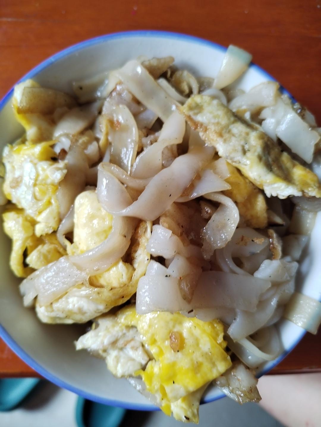 路边摊的炒河粉