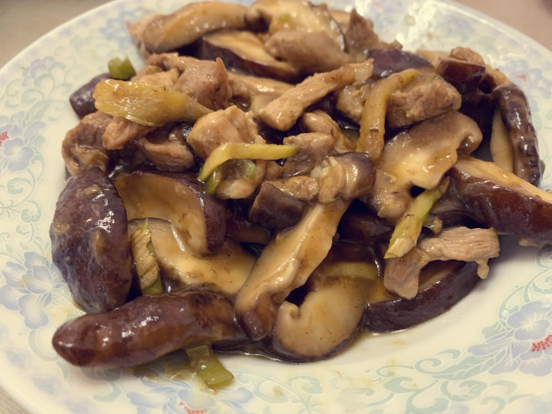 家常快手菜，鲜香菇炒肉，鲜甜美味抢着吃的节奏