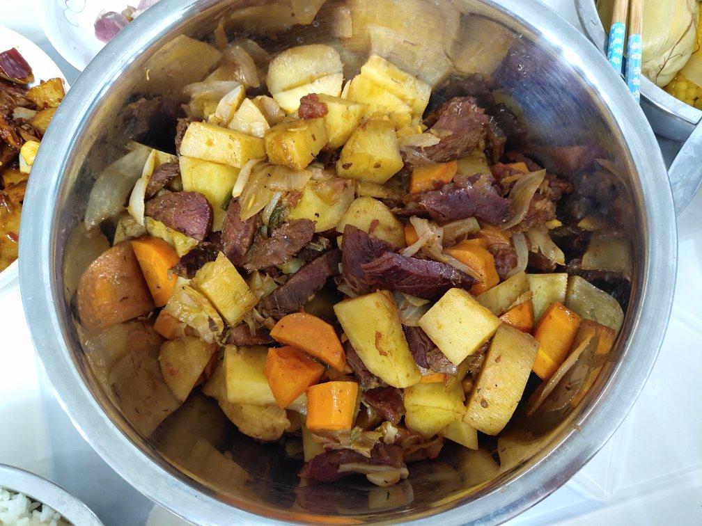 土豆炖牛肉