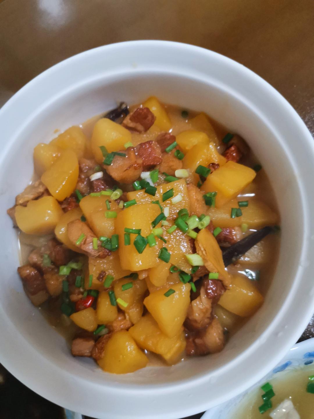 红烧肉炖土豆