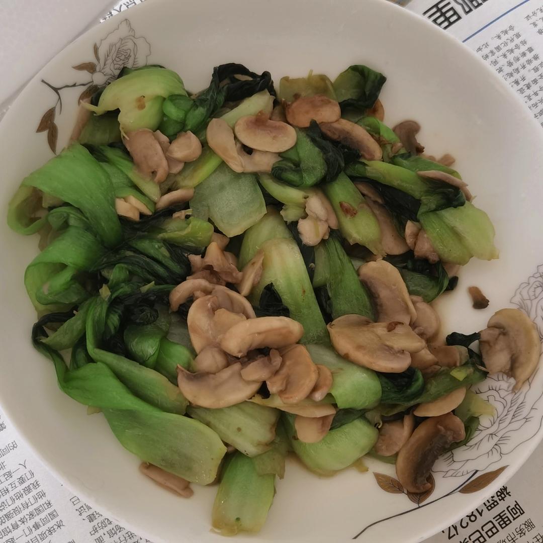 鲜美的口蘑炒青菜