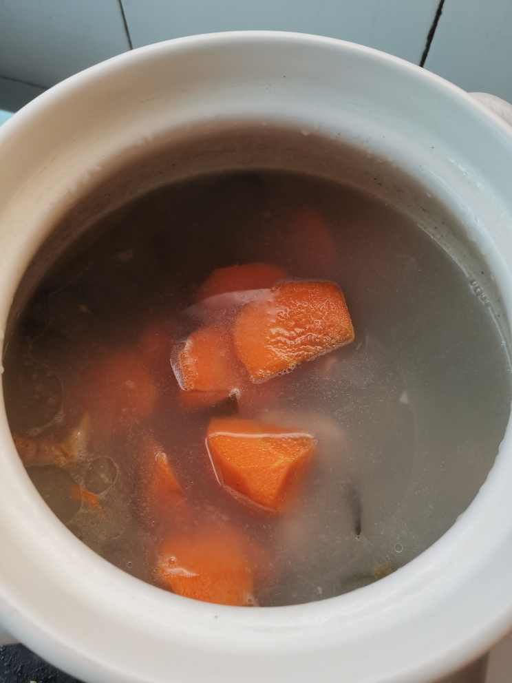 排骨海带莲藕汤的做法 步骤6