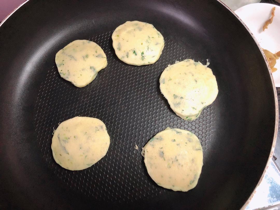 婴儿辅食小鱼饼消耗米粉版