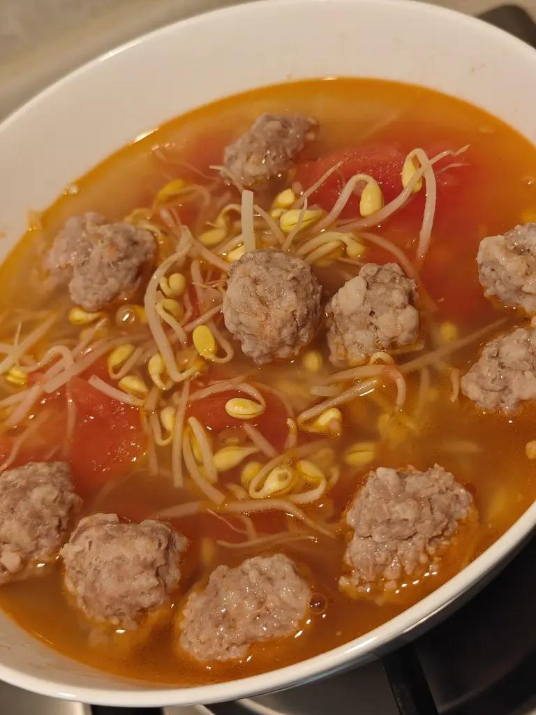 番茄豆芽肉丸汤