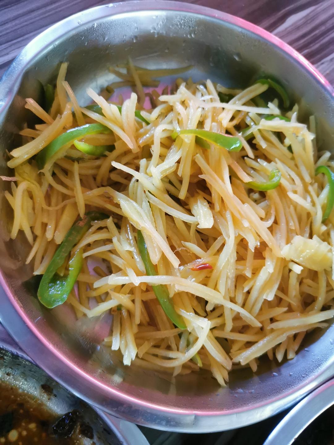 酸辣土豆丝的家常做法 超级下饭