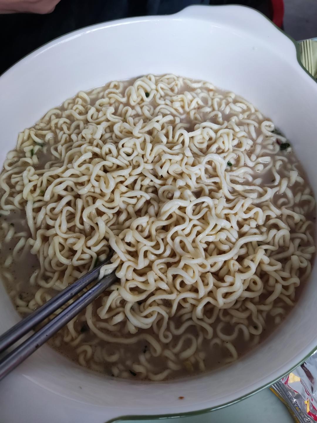 青菜鸡蛋方便面