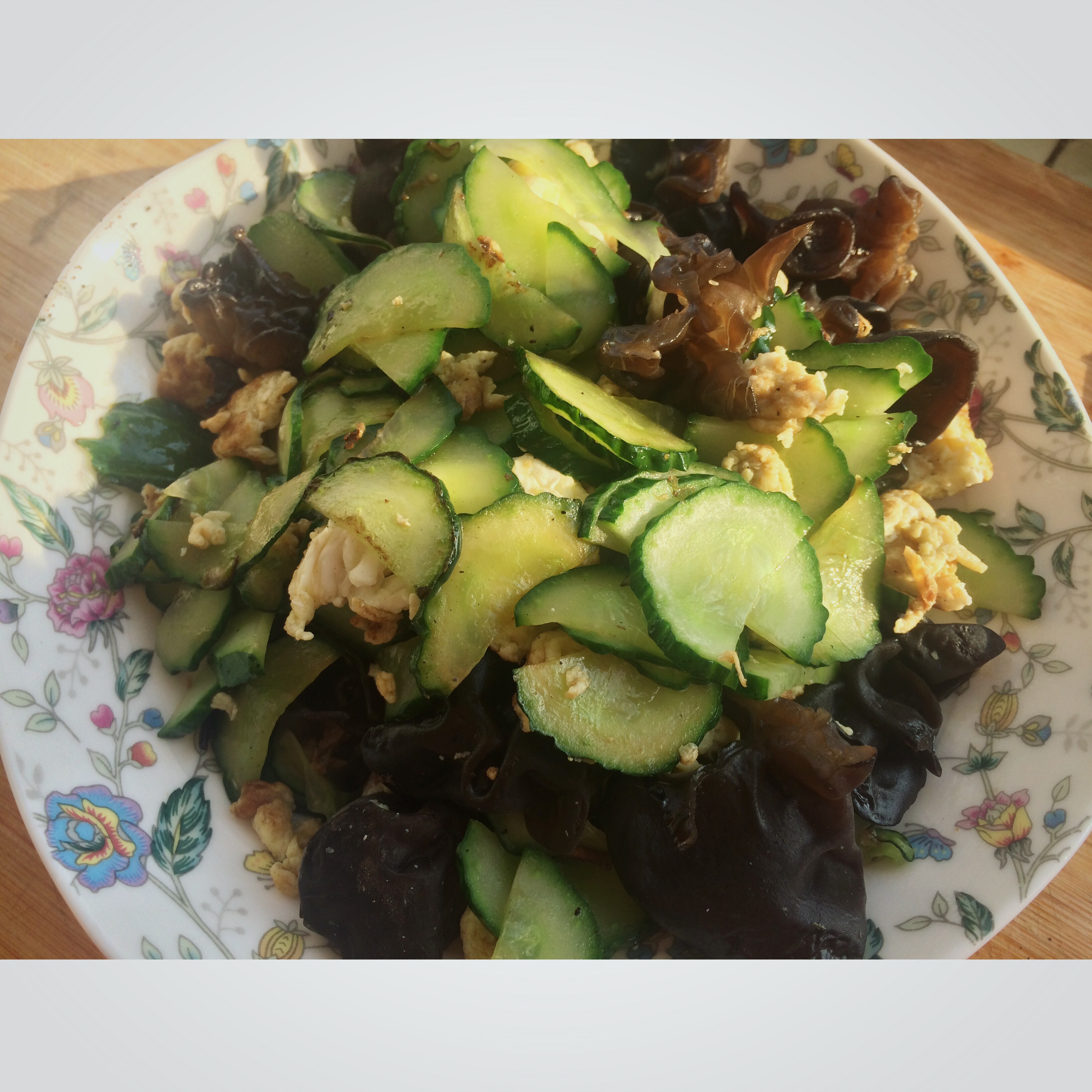 黄瓜木耳炒鸡蛋