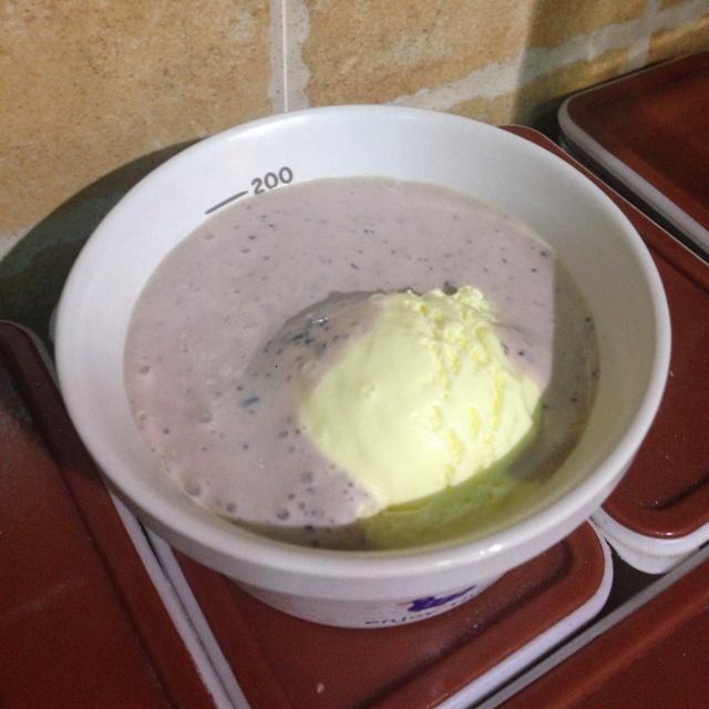 自制超简单蓝莓冰淇淋的做法 步骤3