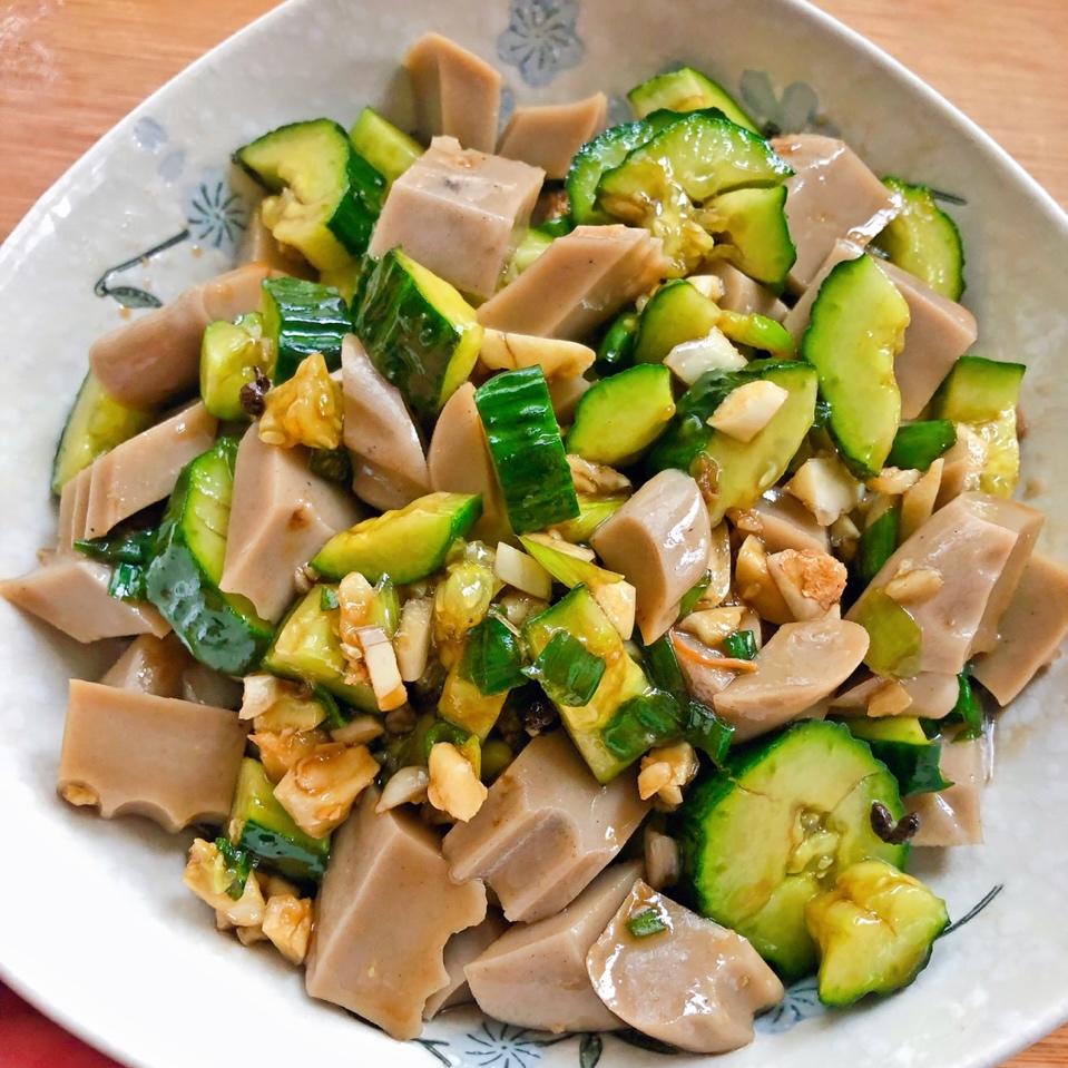 凉拌菜黄瓜扒糕