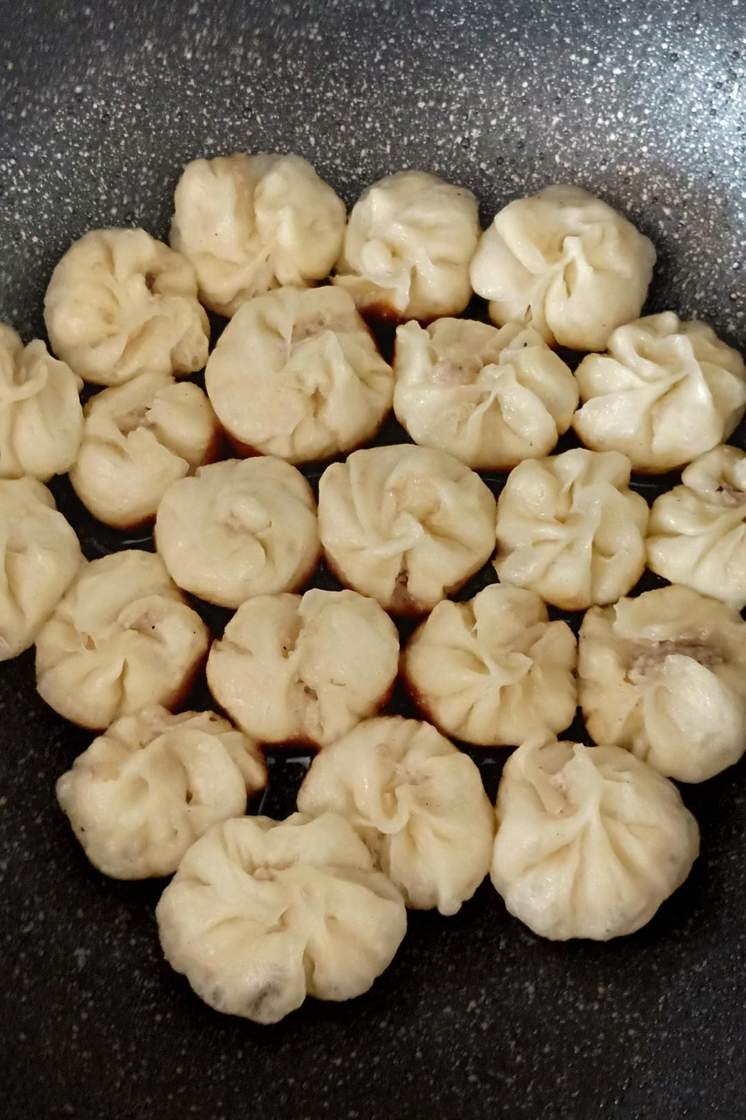 无肉不欢的吃货做的水煎包