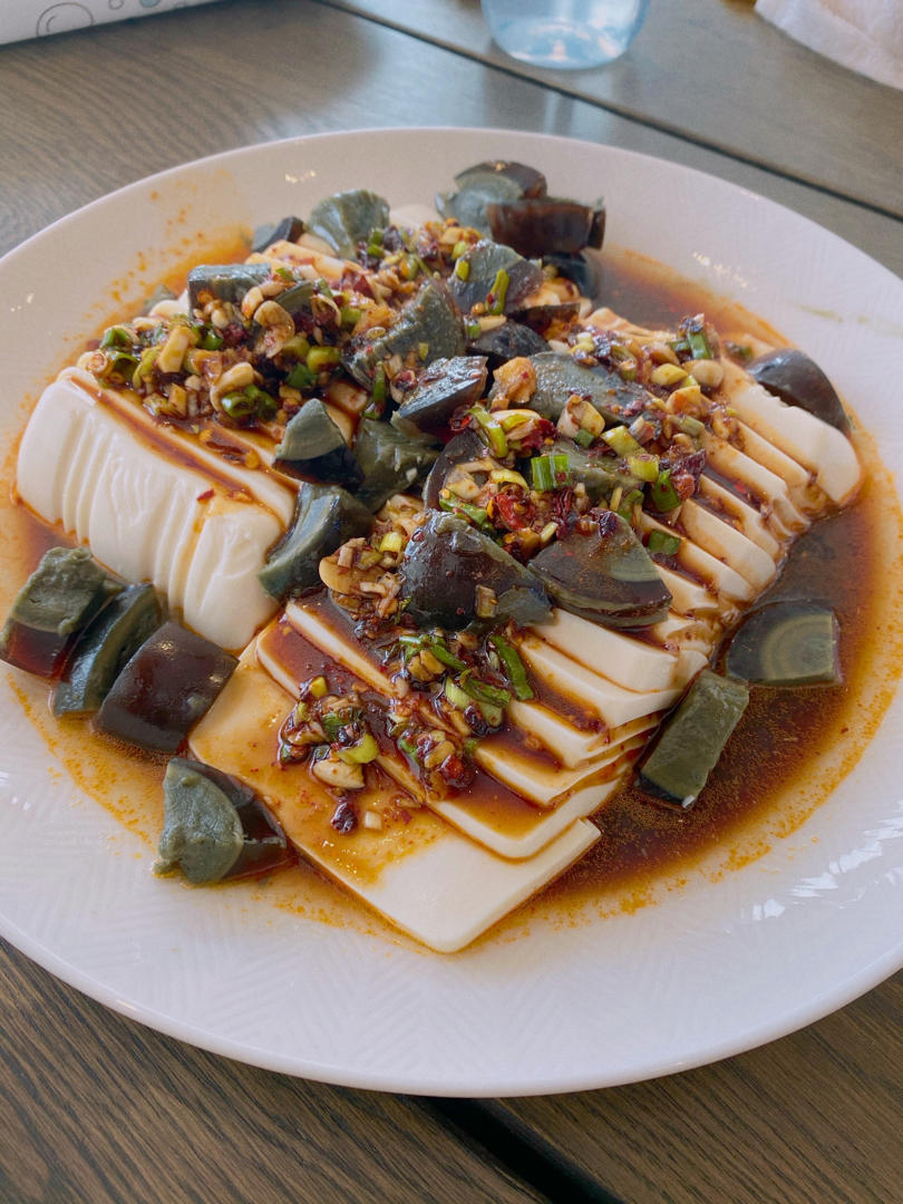皮蛋拌豆腐