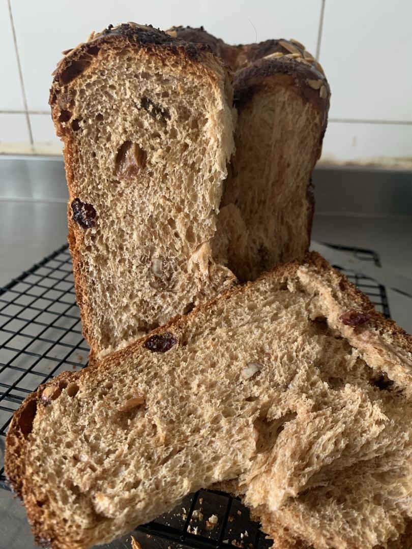 红糖果仁吐司面包白朗姆酒葡萄干核桃养生赤砂糖