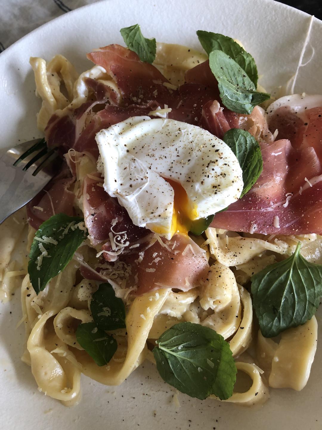 超简单的手制意面（Homemade Pasta with Prosciutto & Basil）的做法 步骤4