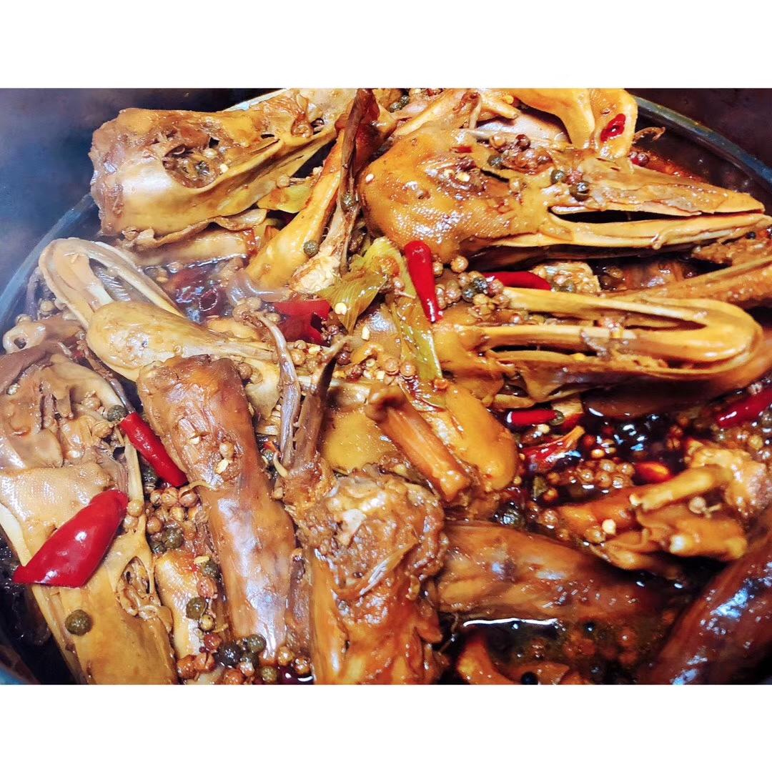 麻辣鸭锁骨（不输周黑鸭）