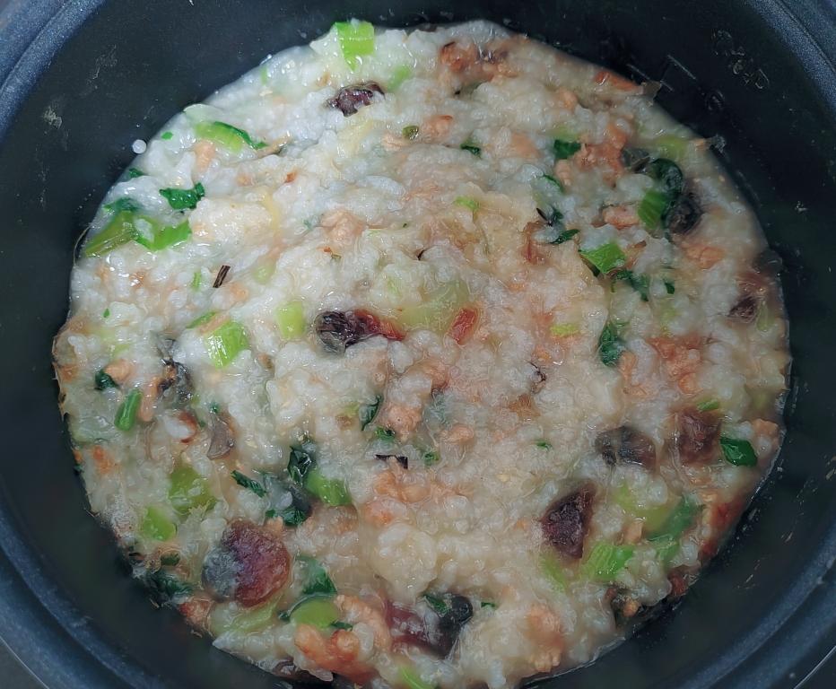 妈妈👩教我做的皮蛋瘦肉粥🥣简单快捷美味😋