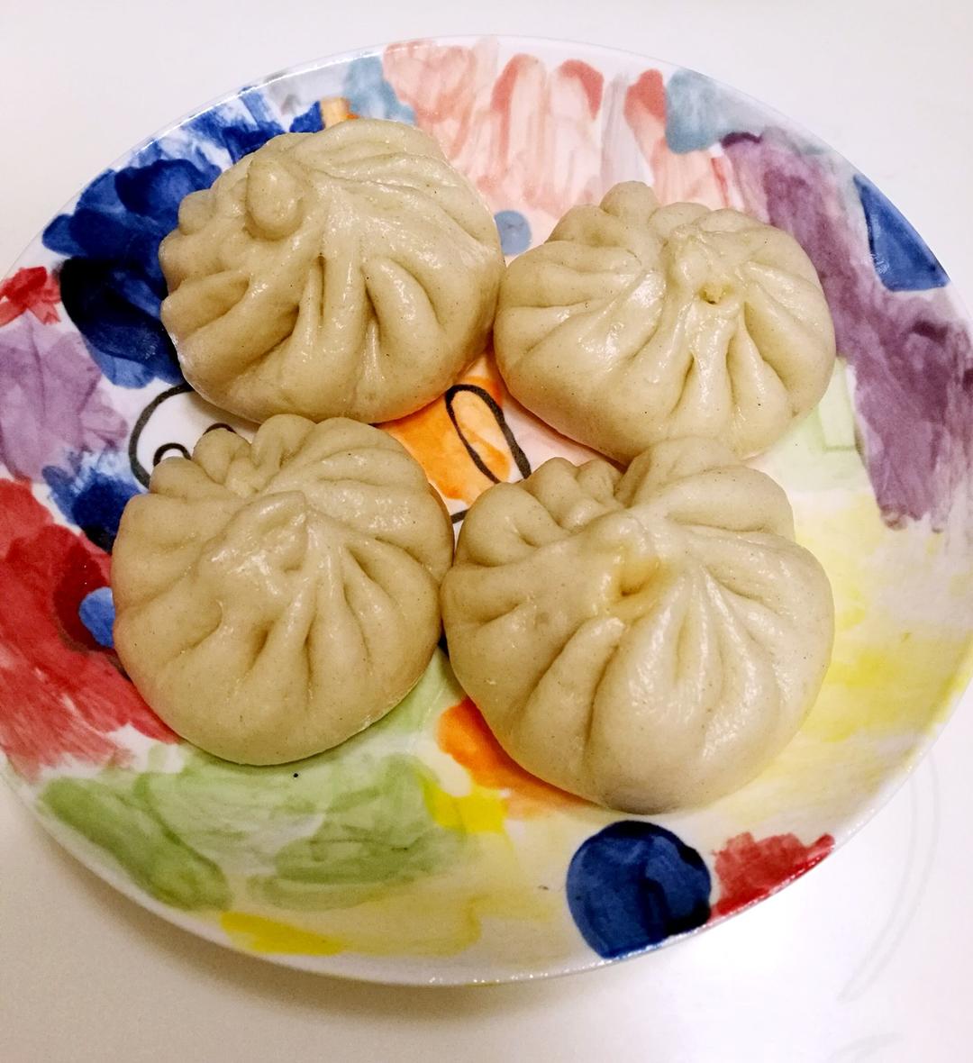 鲜美多汁的洋葱牛肉包子