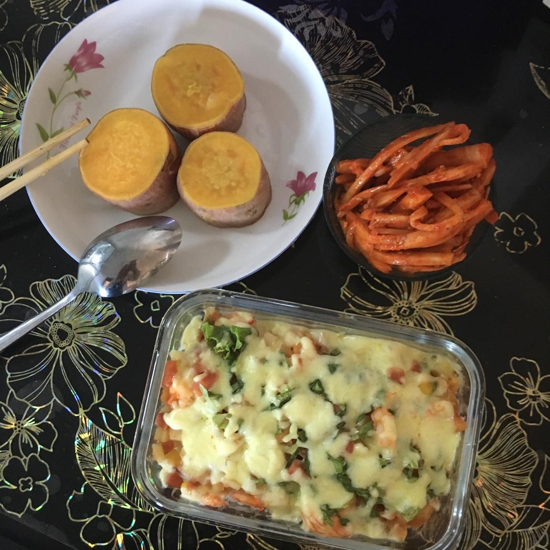 微波炉茄汁鲜虾焗饭