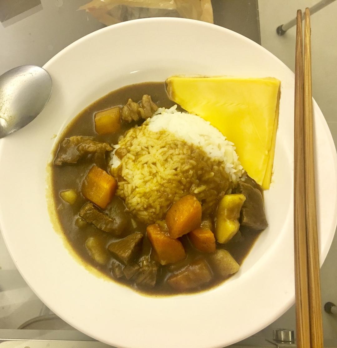 日式咖喱牛肉饭