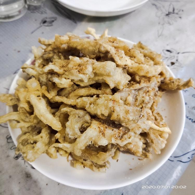 【干炸鲜蘑的做法步骤图,干炸鲜蘑怎么做好吃】辰哥的小鹿呀_下厨房