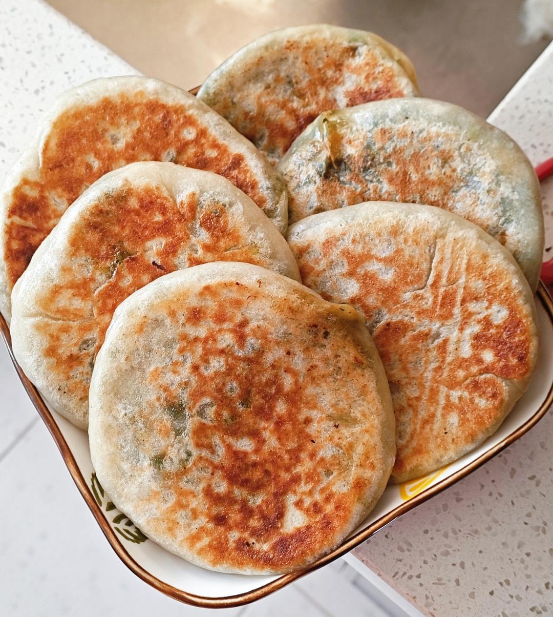 皮薄如纸的韭菜鸡蛋馅饼